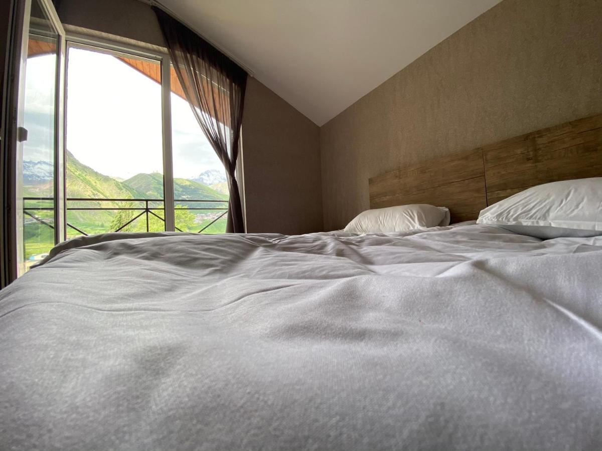 Uptown Boutique Kazbegi Hotel Esterno foto