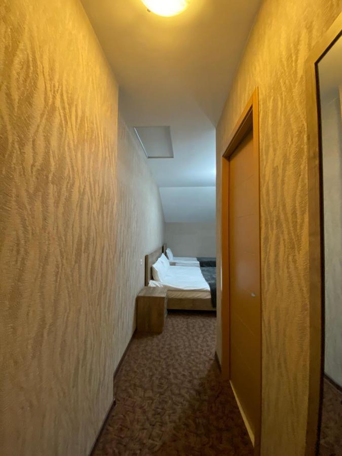 Uptown Boutique Kazbegi Hotel Esterno foto