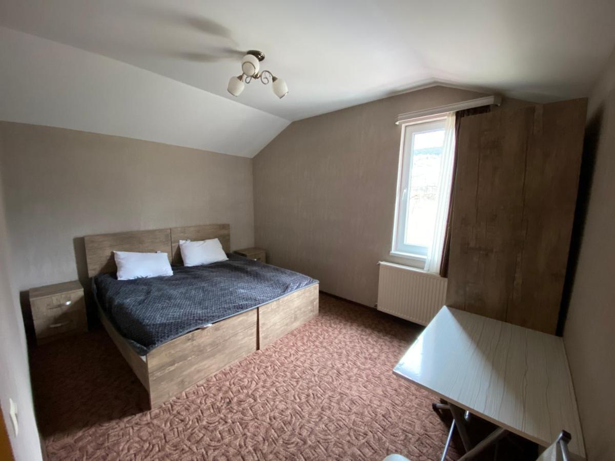Uptown Boutique Kazbegi Hotel Esterno foto