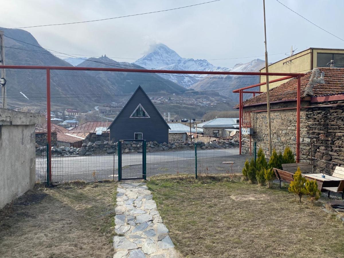 Uptown Boutique Kazbegi Hotel Esterno foto