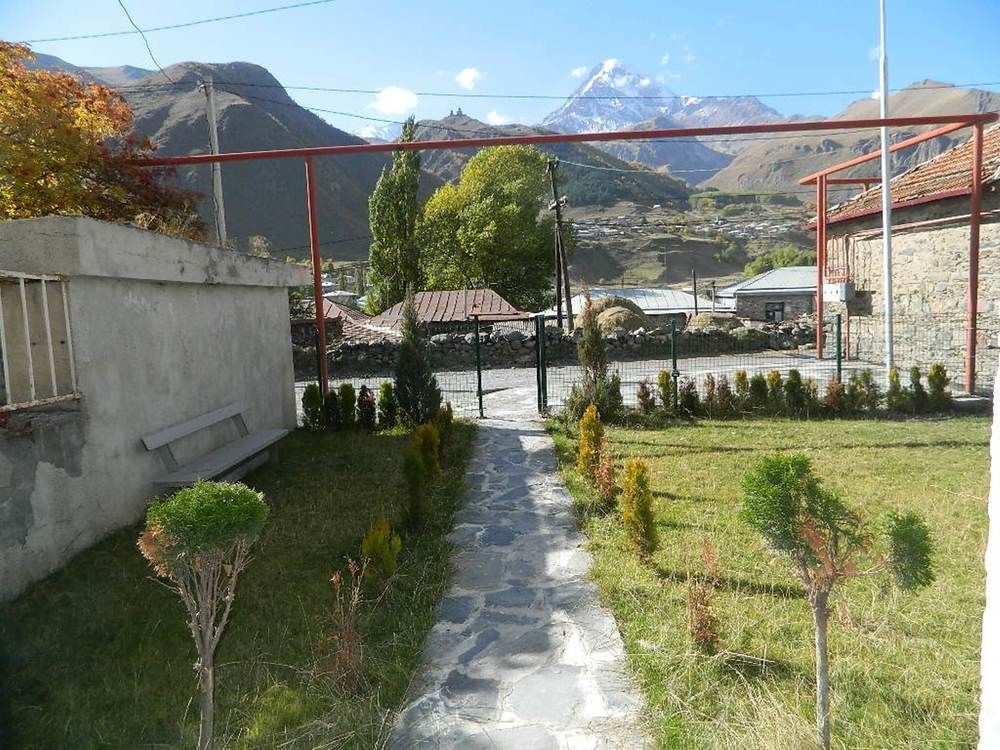 Uptown Boutique Kazbegi Hotel Esterno foto