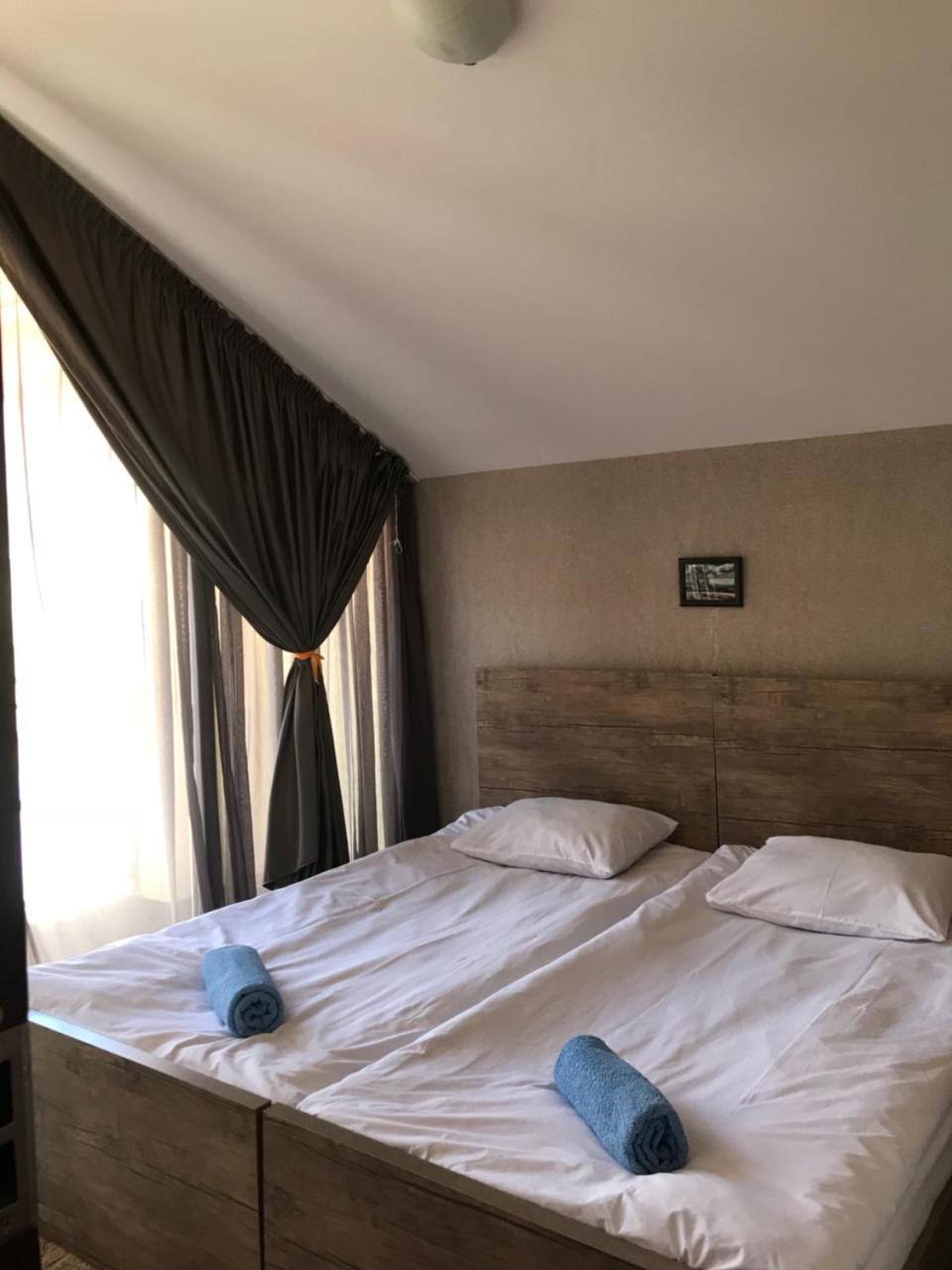 Uptown Boutique Kazbegi Hotel Esterno foto