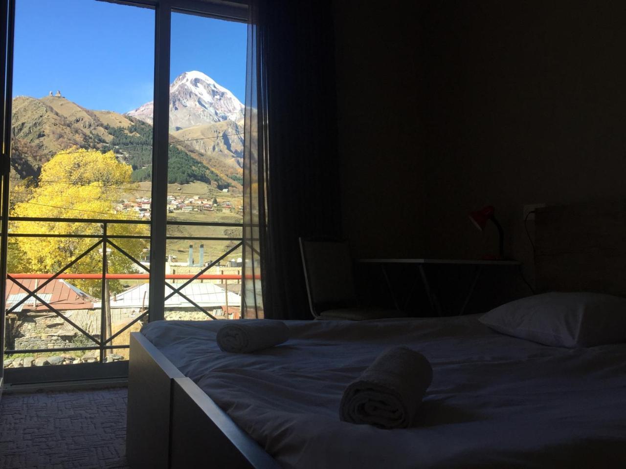 Uptown Boutique Kazbegi Hotel Esterno foto